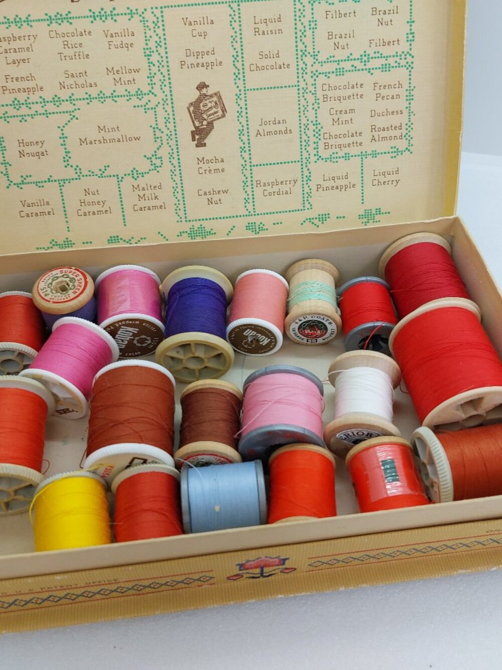 Vintage Whitman's Sample Box With Lot Of 21 Thread Spools Wooden & Plastic